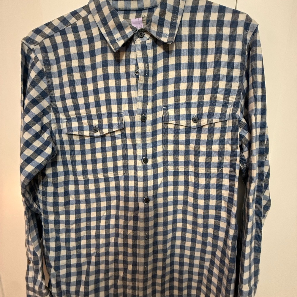 Everlane Men's Blue and Cream Check Button-Up Flannel